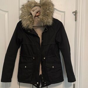 H&M WARM SKI FUR TRIM COAT - LIKE NEW! A COMFY & COZY DREAM ❄️